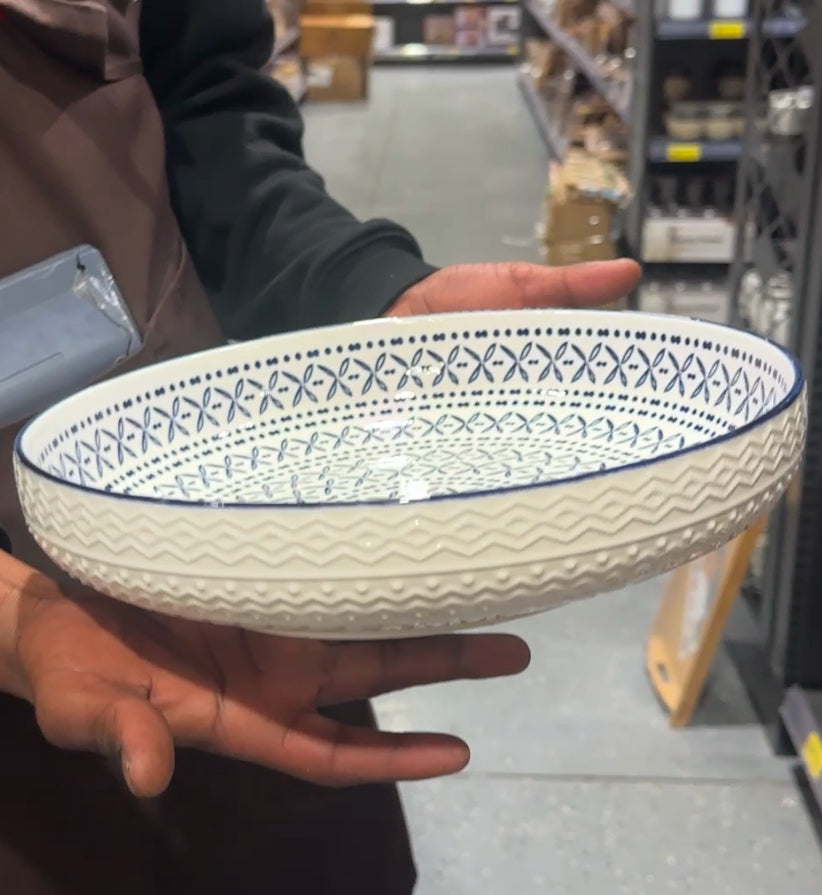 Nordic geometric ceramic pasta plate with textured side, ideal for pastas and salads.